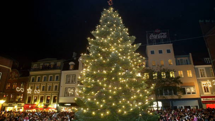 Juletræet i Odense tændes