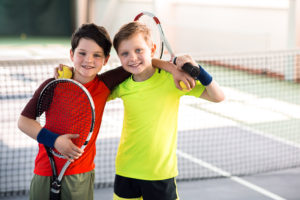 Spil gratis tennis mod ungerne